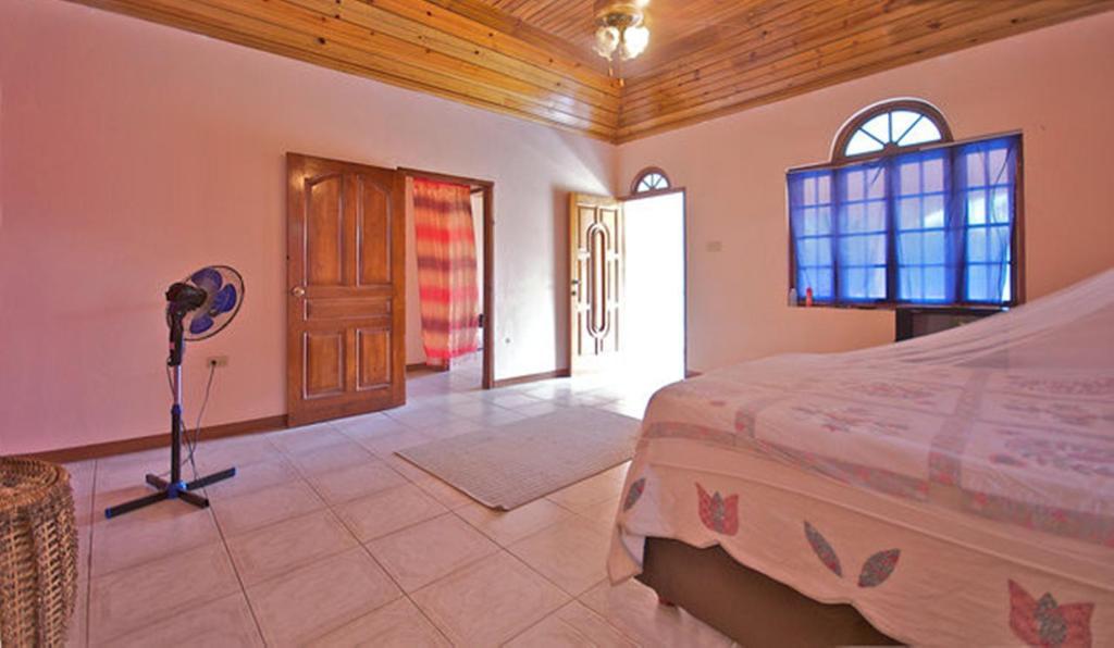 Dolphin Bay Yoga Guest House Drapers 部屋 写真